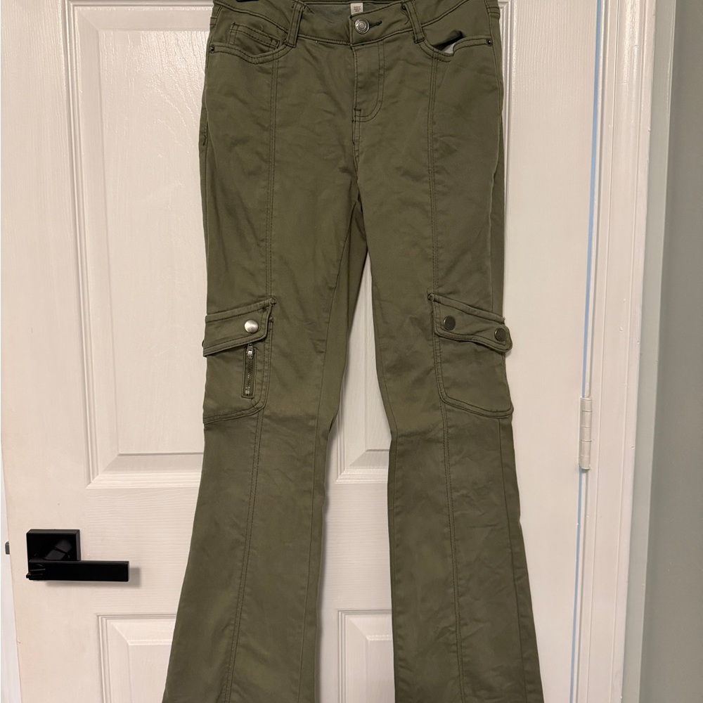 No Boundaries Khaki Flare Cargo Pants